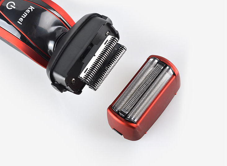 Kemei เครื่องโกนหนวดไฟฟ้าไร้สายแบบชาร์จ 4D ใบมีดฟอยล์คู่ 2 หัวโกนยืดหยุ่น KM-5887 กันน้ำได้ 100% IPX7 พร้อมถุงผ้า - สีแดง