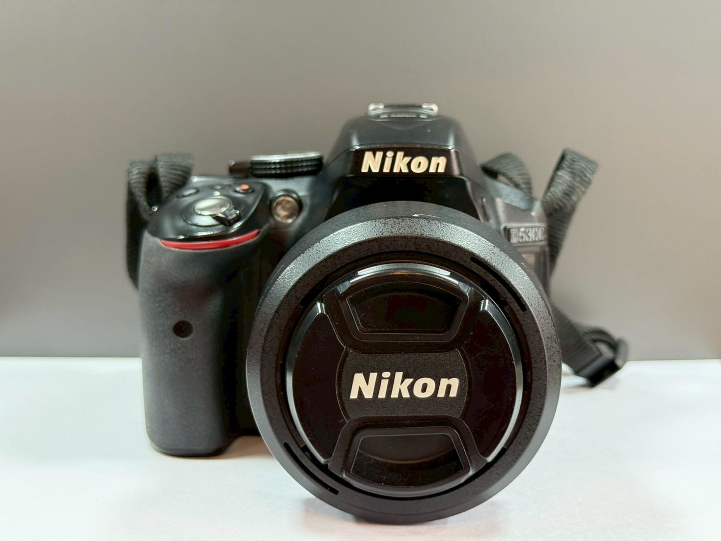 Nikon D5300 + Lens Nikon DX AF-S NIKKOR 35mm 1:1.8G