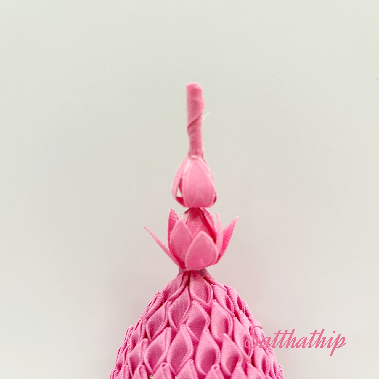 พานพุ่ม - พานพุ่มผ้าสีชมพู - พานพุ่มสีชมพู - พานพุ่มสักการะสีชมพู