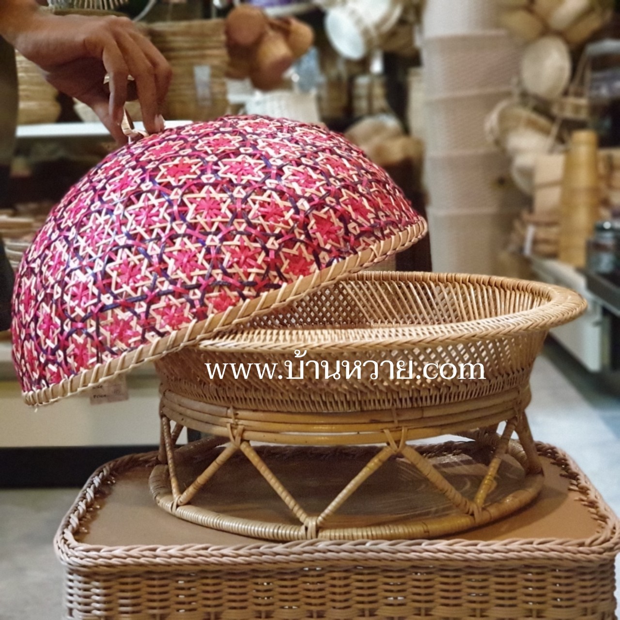 ฝาชี ลายพิกุล