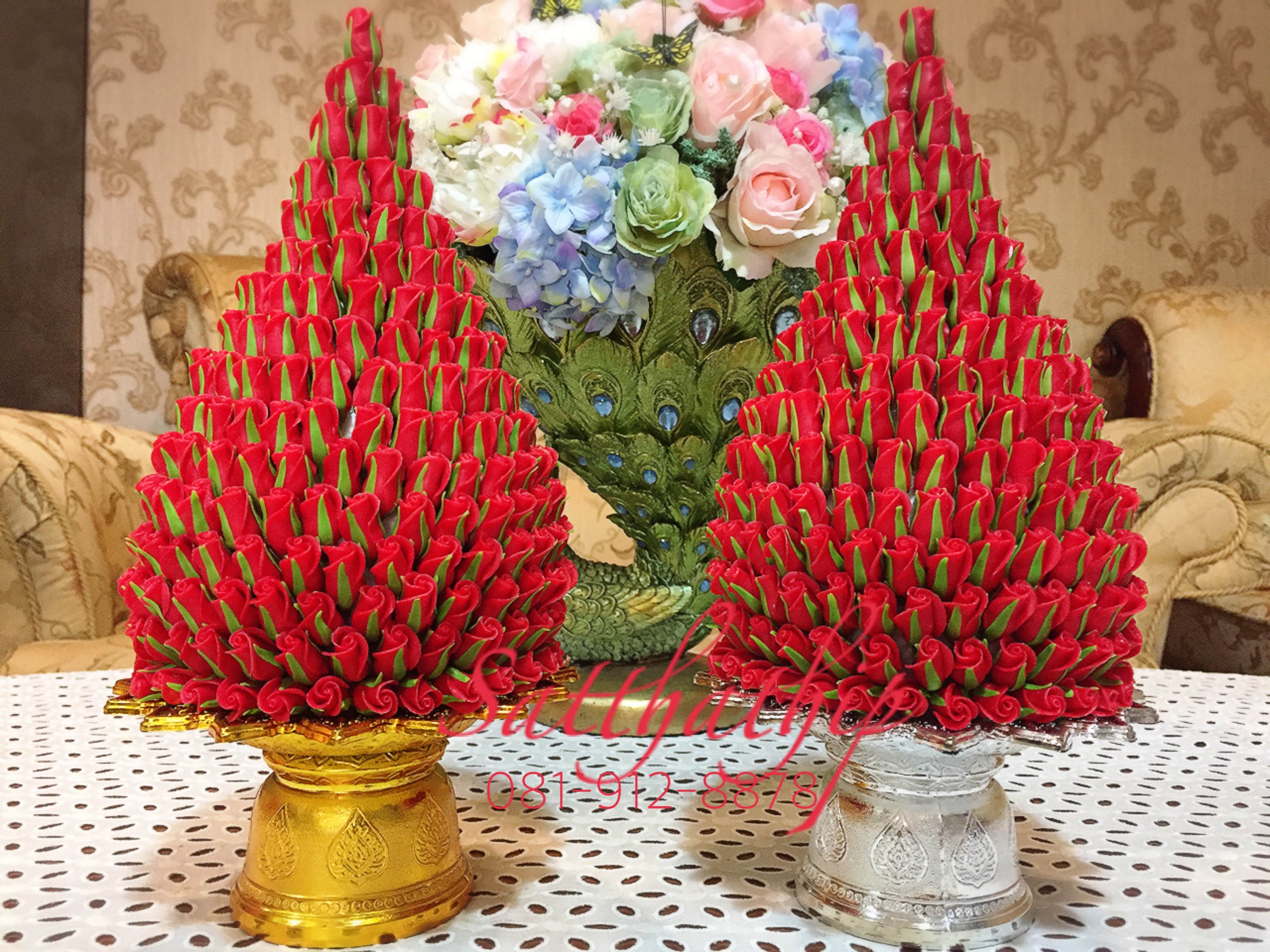 พานพุ่มดอกกุหลาบ ประดิษฐ์จากดิน [5.5 นิ้ว 2,500 บาท/คู่]