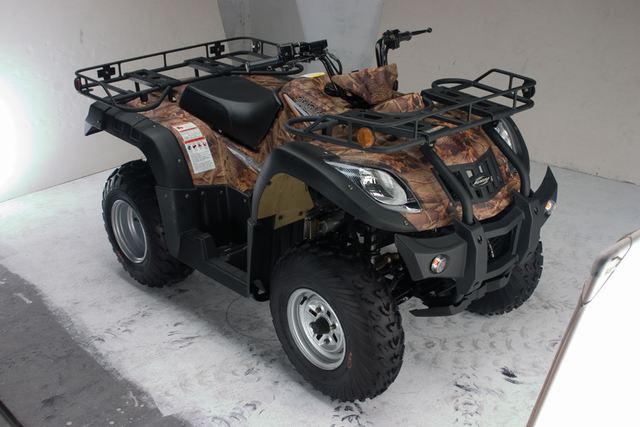 ATV 250CC เครื่องยนต์ YAMAHA ขับเคลื่อนด้วยระบบเพลาคลัทส์ออโต้ เกียร์ออโต้5สปีดพร้อมเกียร์ถอย +วิน(Winch)+ยาง10นิ้ว+เรือนไมล์ไฟบอกเกียร์ในราคาแสนกว่า