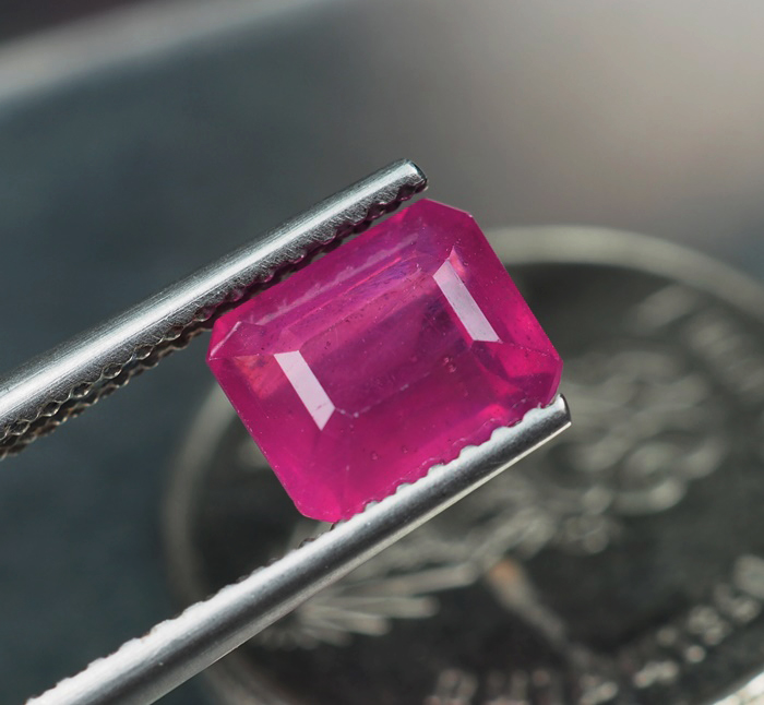 พลอยทับทิม (Ruby) 2.20 กะรัตสีชมพู