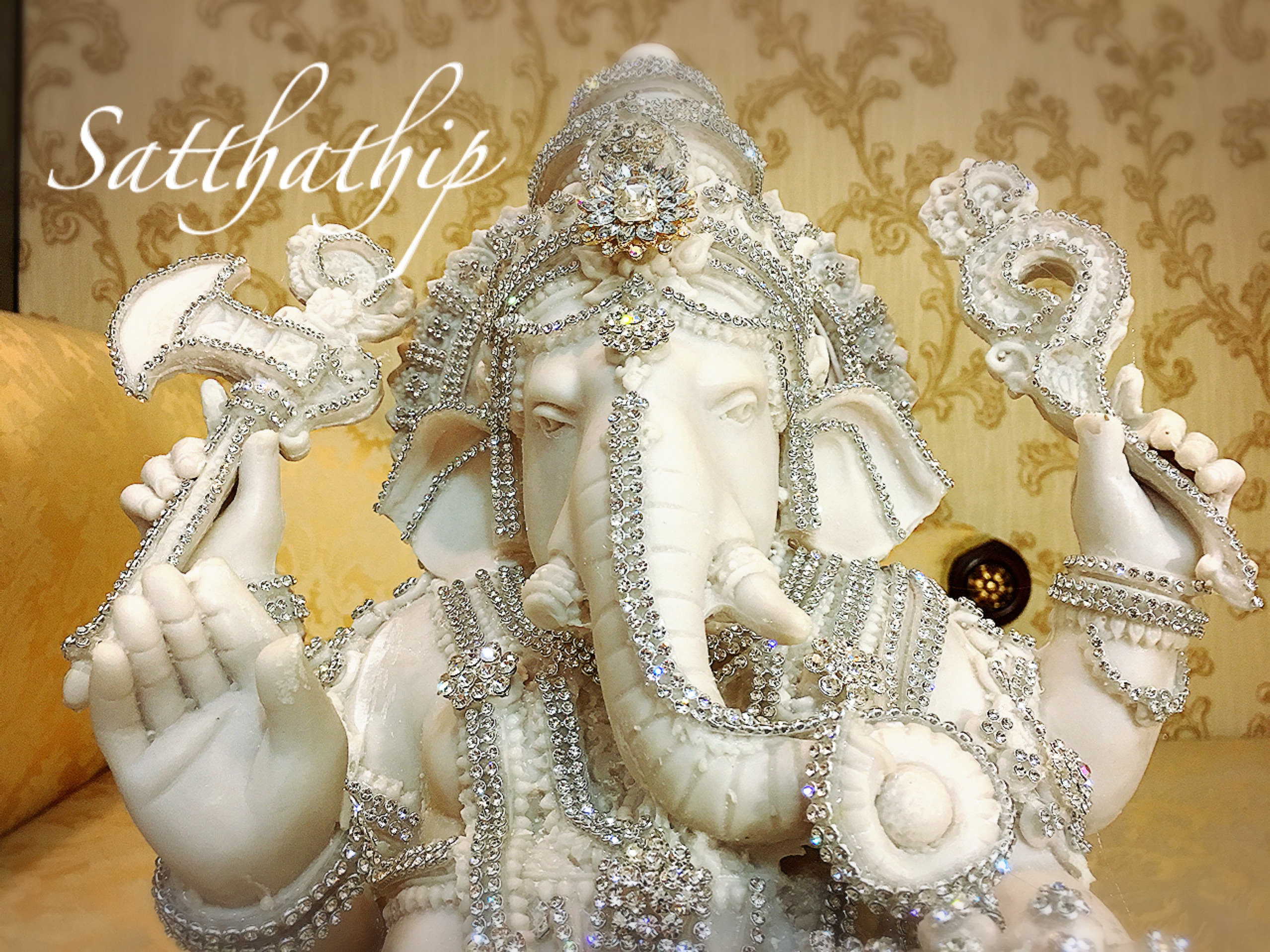 พระพิฆเนศ ปางสัมปทายะคเณศ (เรซิ่น แต่งองค์) - Ganesha: Lord of Success