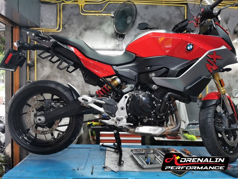 ท่อ Akrapovic ปลายคาร์บอน ทรง GP สำหรับ F900R F900XR (For Exhibition only)