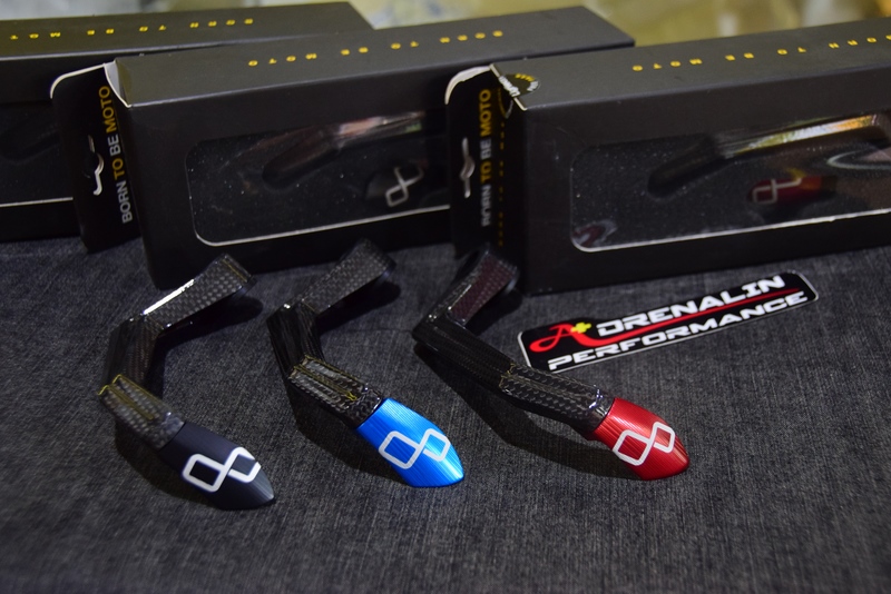 การ์ดแฮนด์ Lightech วัสดุ อลูมิเนียม และ คาร์บอน สำหรับ R nine T