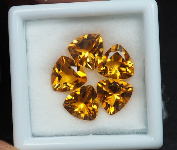 พลอยซิทริน (Citrine) 2.35 กะรัต 2 ชิ้นสีเหลืองส้ม