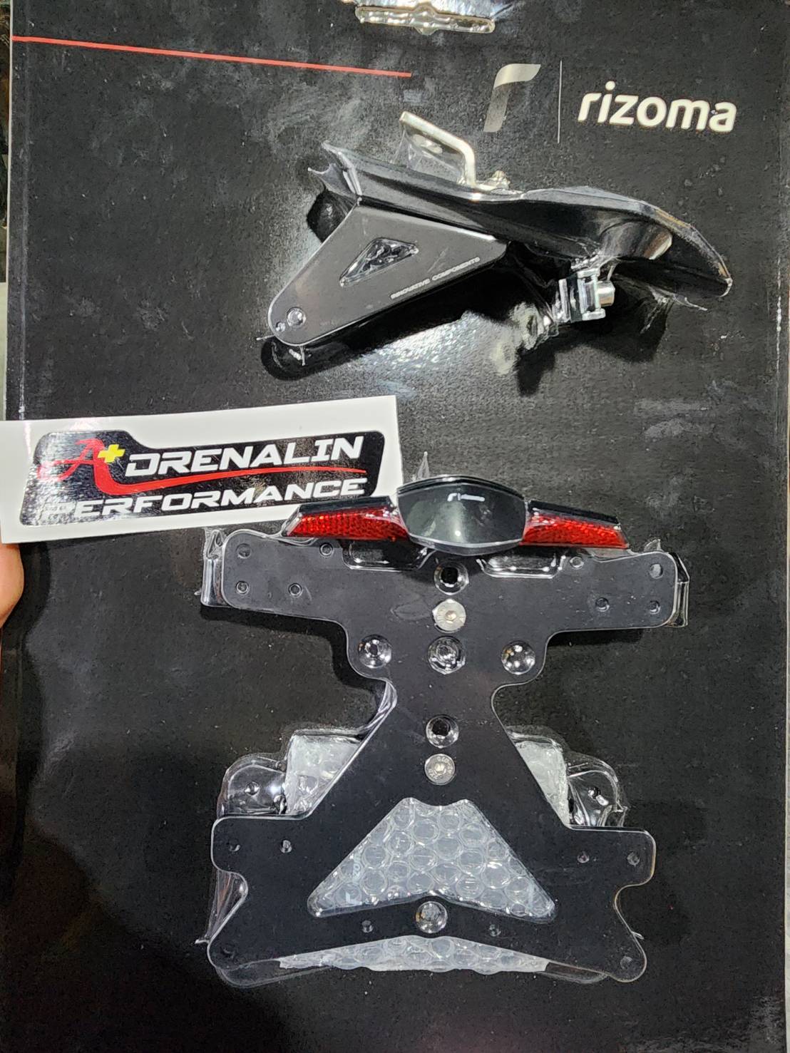 ท้ายสั้น rizoma สำหรับ panigale V4 2018+ ใช้กับท่อคู่ ออกตูดเท่านั้น