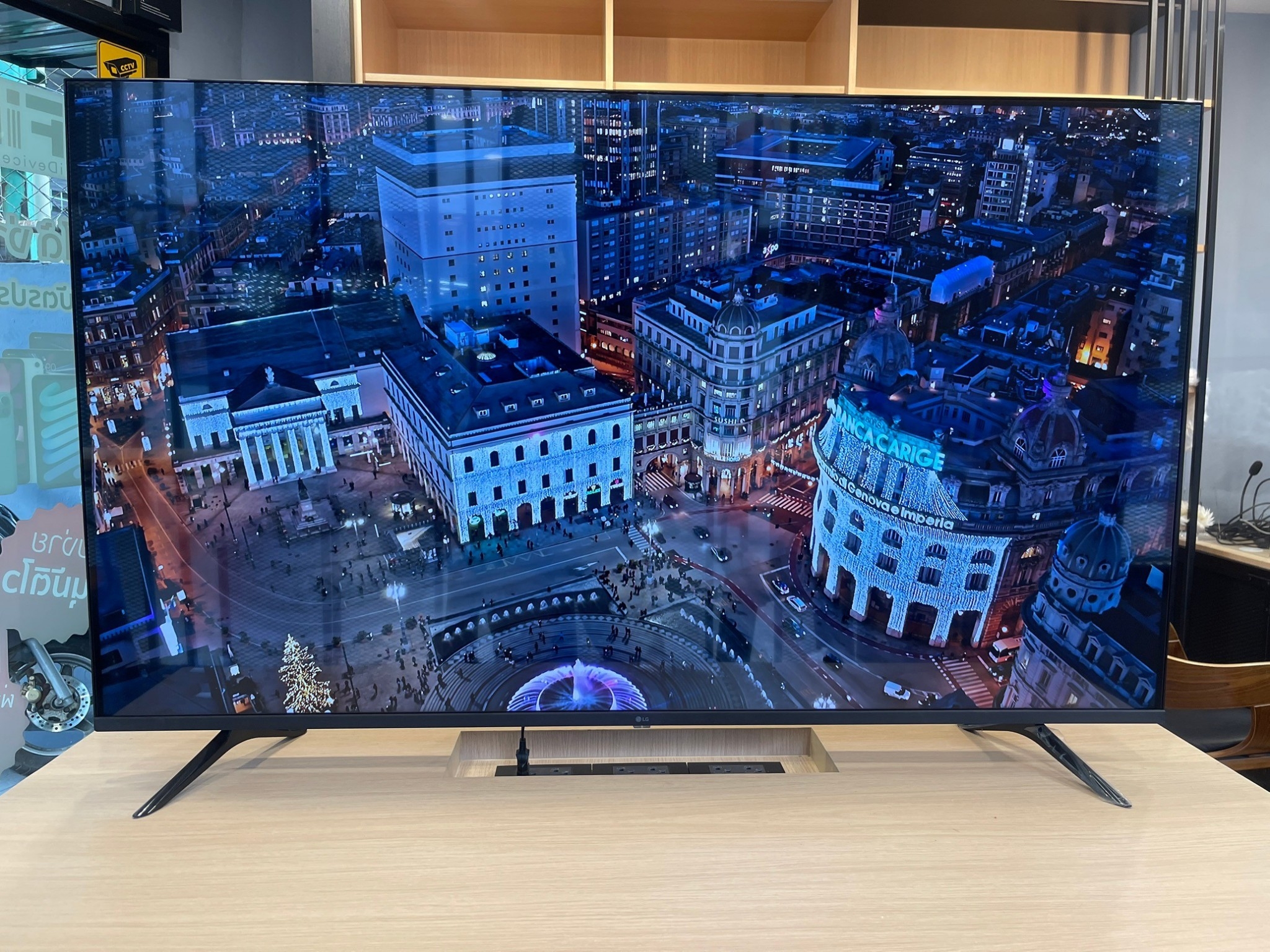 LG ทีวี 55UQ7050 สมาร์ททีวี 55 นิ้ว 4K UHD LED รุ่น 55UQ7050PSA.ATMQ