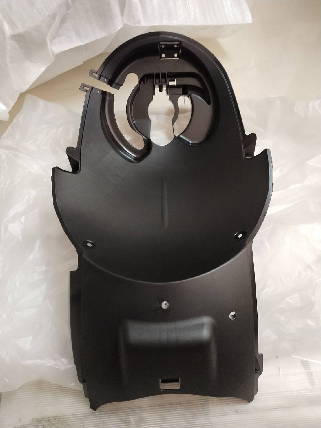 บังโคลนตัวในสีดำ FILANO ตัวเก่า 2012-2013 อะไหล่แท้ YAMAHA 1WC-F1552-01 รหัสใหม่ 1WC-F1552-02