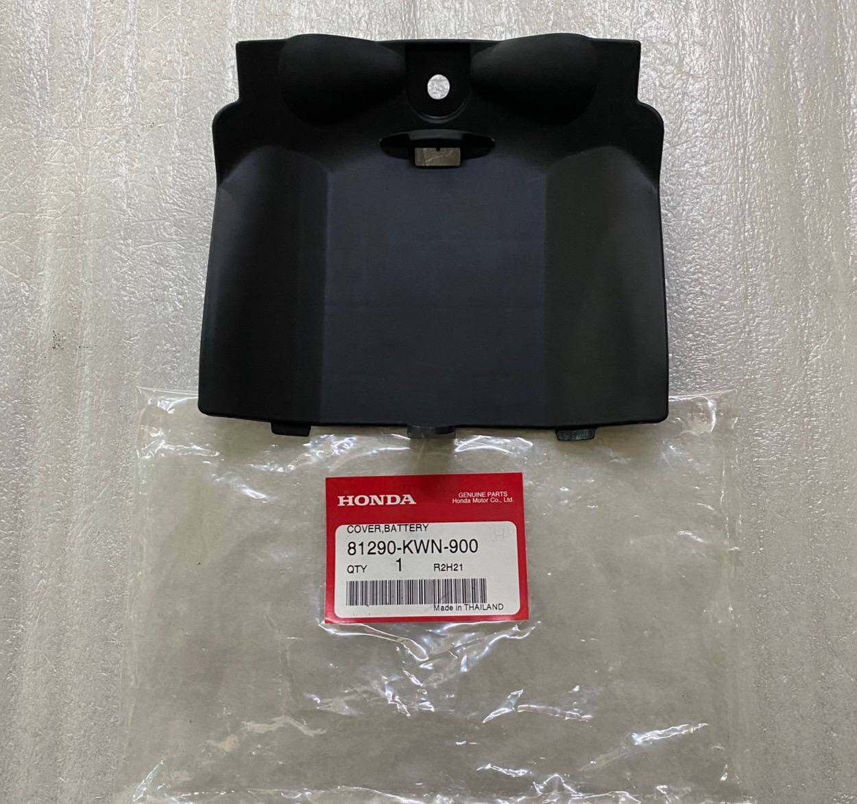 81290-KWN-900 ฝาปิดแบตเตอรี่ PCX125 2009 อะไหล่แท้ HONDA
