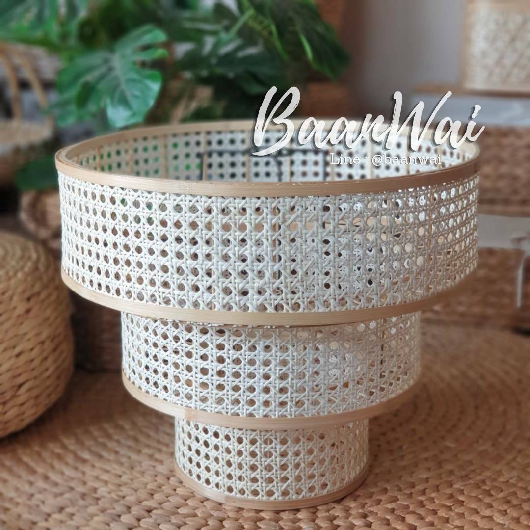 โคมไฟหวายสานลายพิกุล 3 ชั้น ขนาด 48 x 39 cm (โคมไฟ)