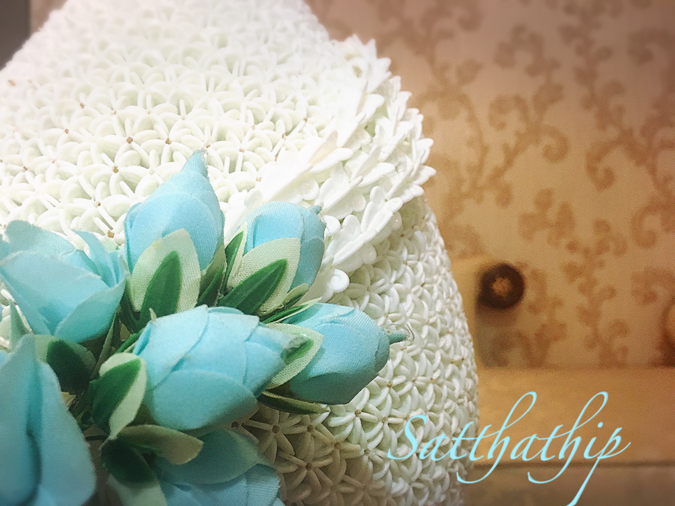 พานพุ่ม - พานพุ่มสักการะ - พานพุ่มดอกรัก - พานพุ่มดอกรักประดิษฐ์ (พลาสติก) - พานพุ่มสีขาว - Panpum