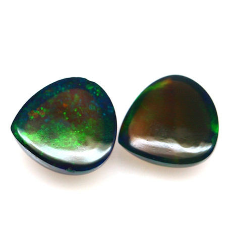 แบล็คโอปอล (Black Opal) 1.60 กะรัต 2 ชิ้น