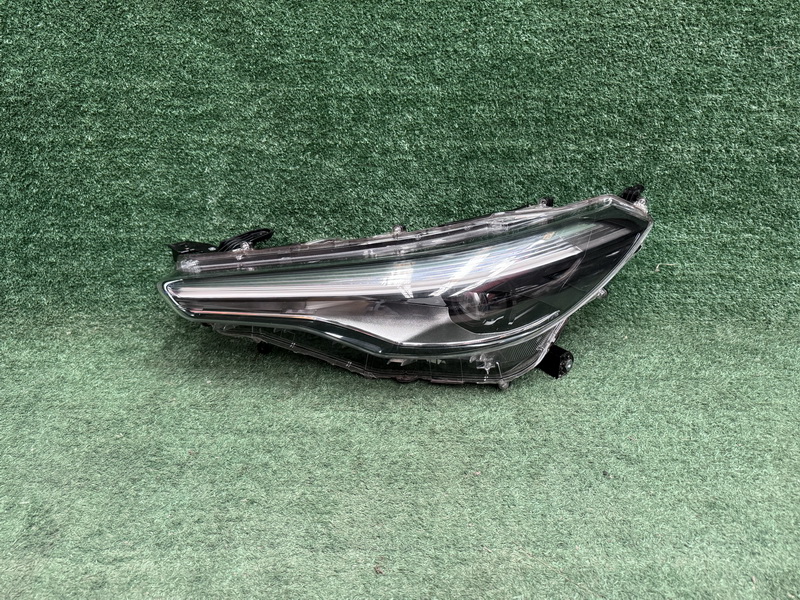 ไฟหน้า L LED Toyota Corolla Cross GR 2020-2024