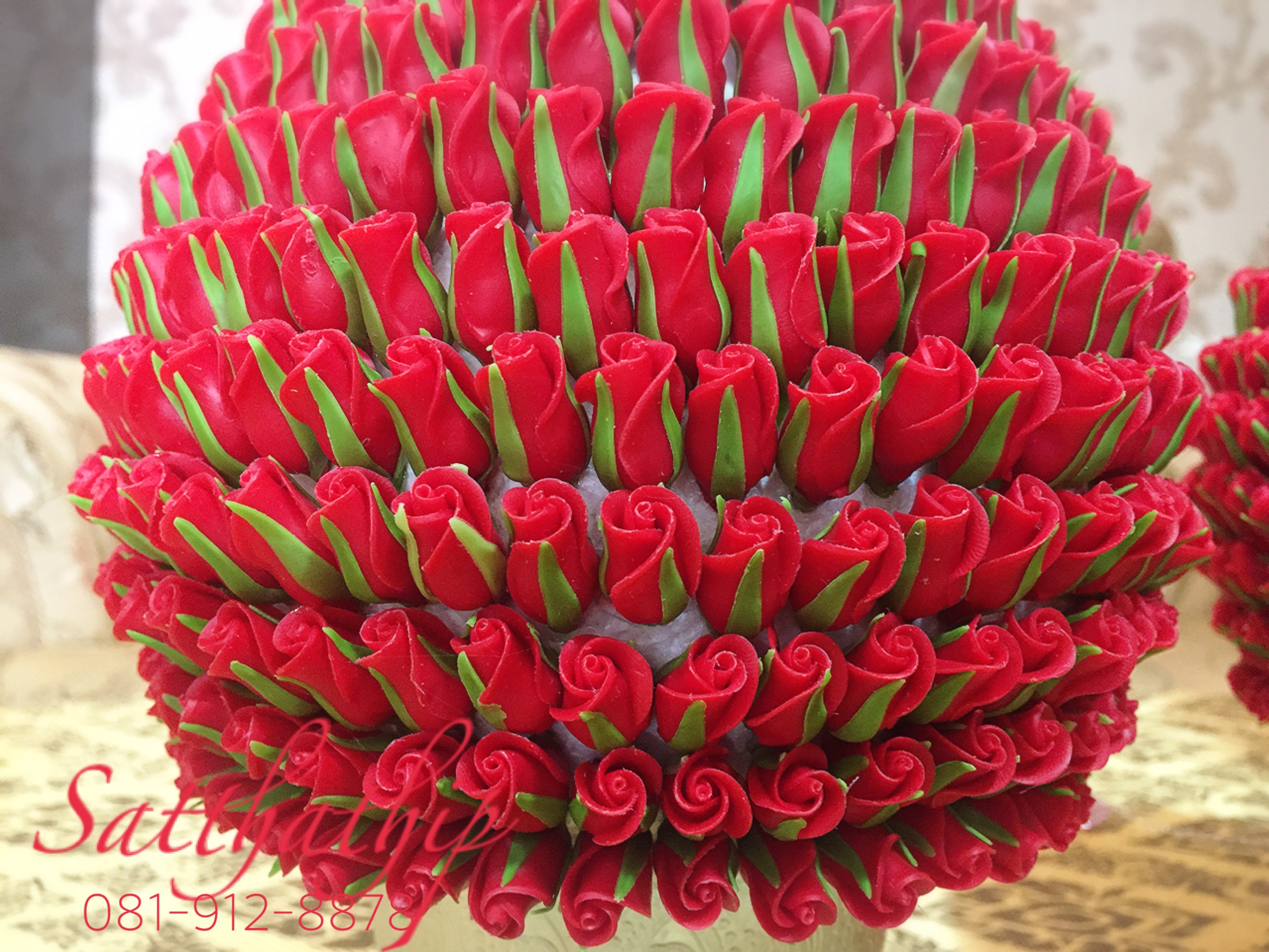 พานพุ่มกุหลาบ ประดิษฐ์จากดิน [7.5 นิ้ว 3,500 บาท/คู่]