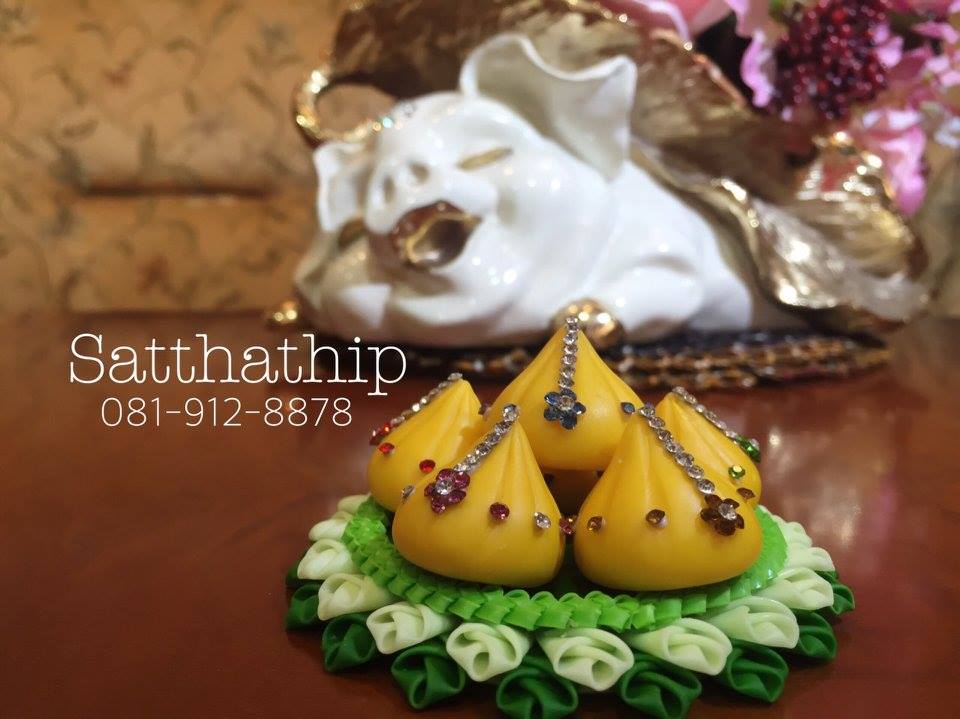 ชุดขนมโมทกะสำหรับถวายพระพิฆเนศ ประดิษฐ์จากดิน ประดับคริสตัล - Modak
