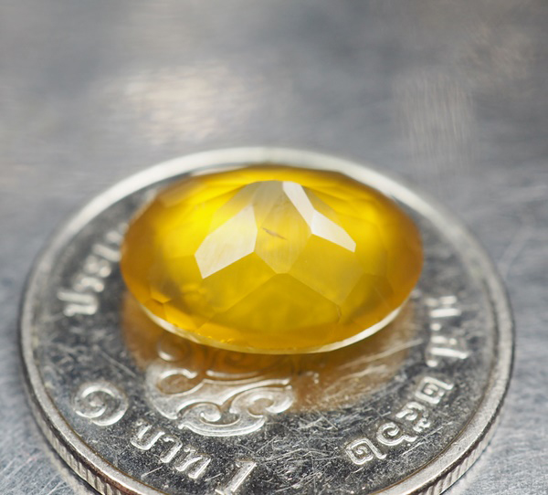 โอปอลสีเหลือง (Yellow Opal) 2.95 กะรัต
