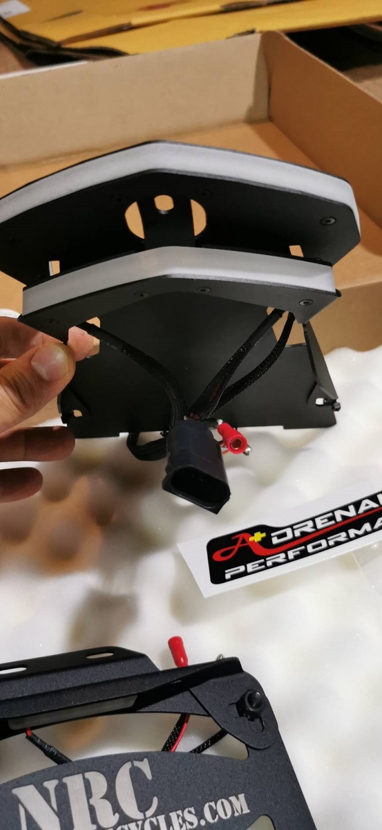 ท้ายสั้น พร้อมไฟท้าย+ไฟเลี้ยว NRC สำหรับ RnineT 2014+