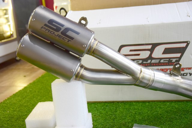 ท่อ SC Project Full System รุ่น Twin CR-T สำหรับ CB650F CBR650F 2014-2018 (For Exhibition only)