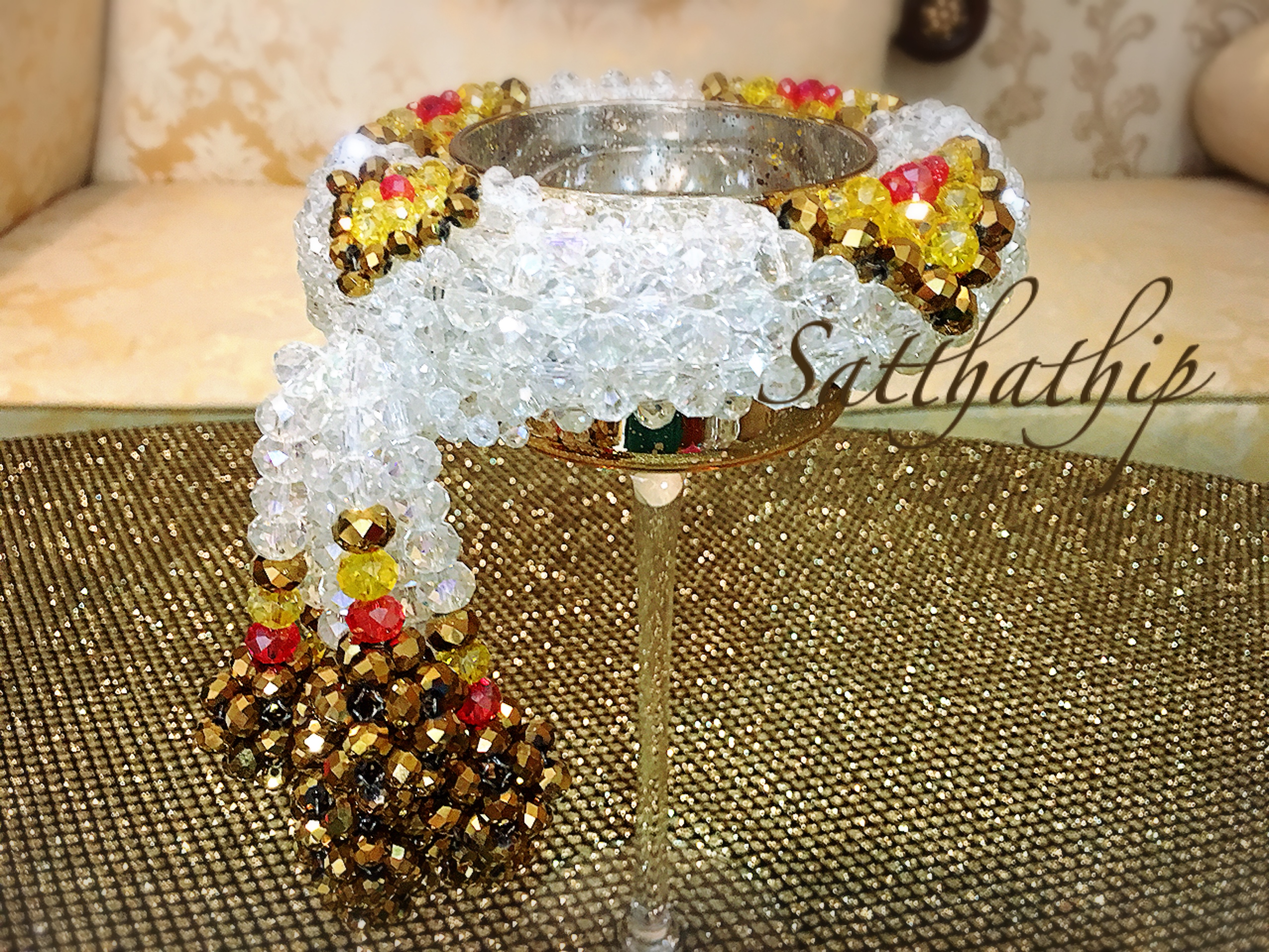 พวงมาลัยคริสตัล สีน้ำตาลทอง - Crystal Garland