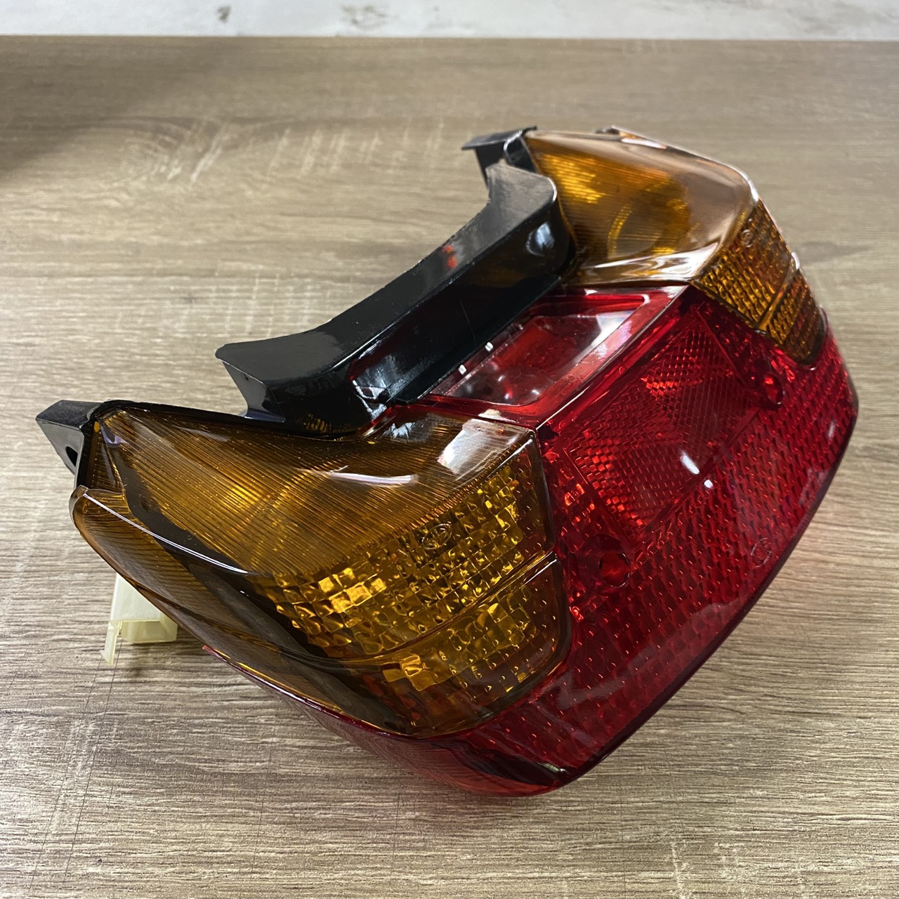 ไฟท้ายชุด สำหรับรุ่น MATE111 อะไหล่เทียบYAMAHA HMA 4630-219-00