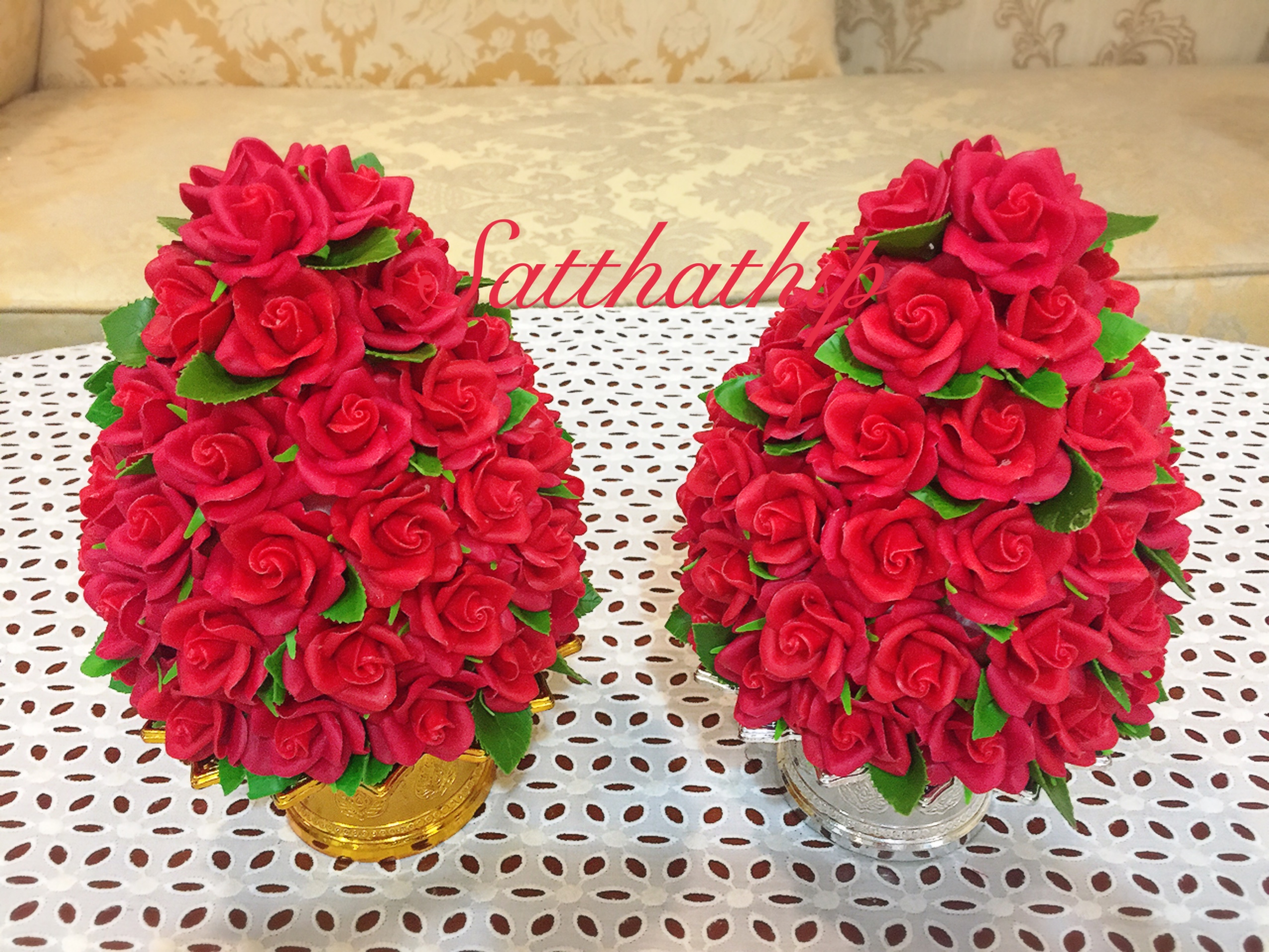 พานพุ่มดอกกุหลาบ ประดิษฐ์จากดิน [4.5 นิ้ว 1,500 บาท/คู่]