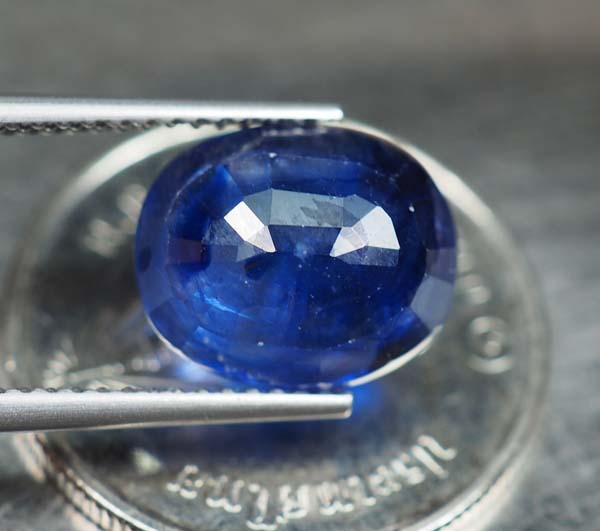 พลอยไพลิน (Sapphire) 5.50 กะรัตลดราคา