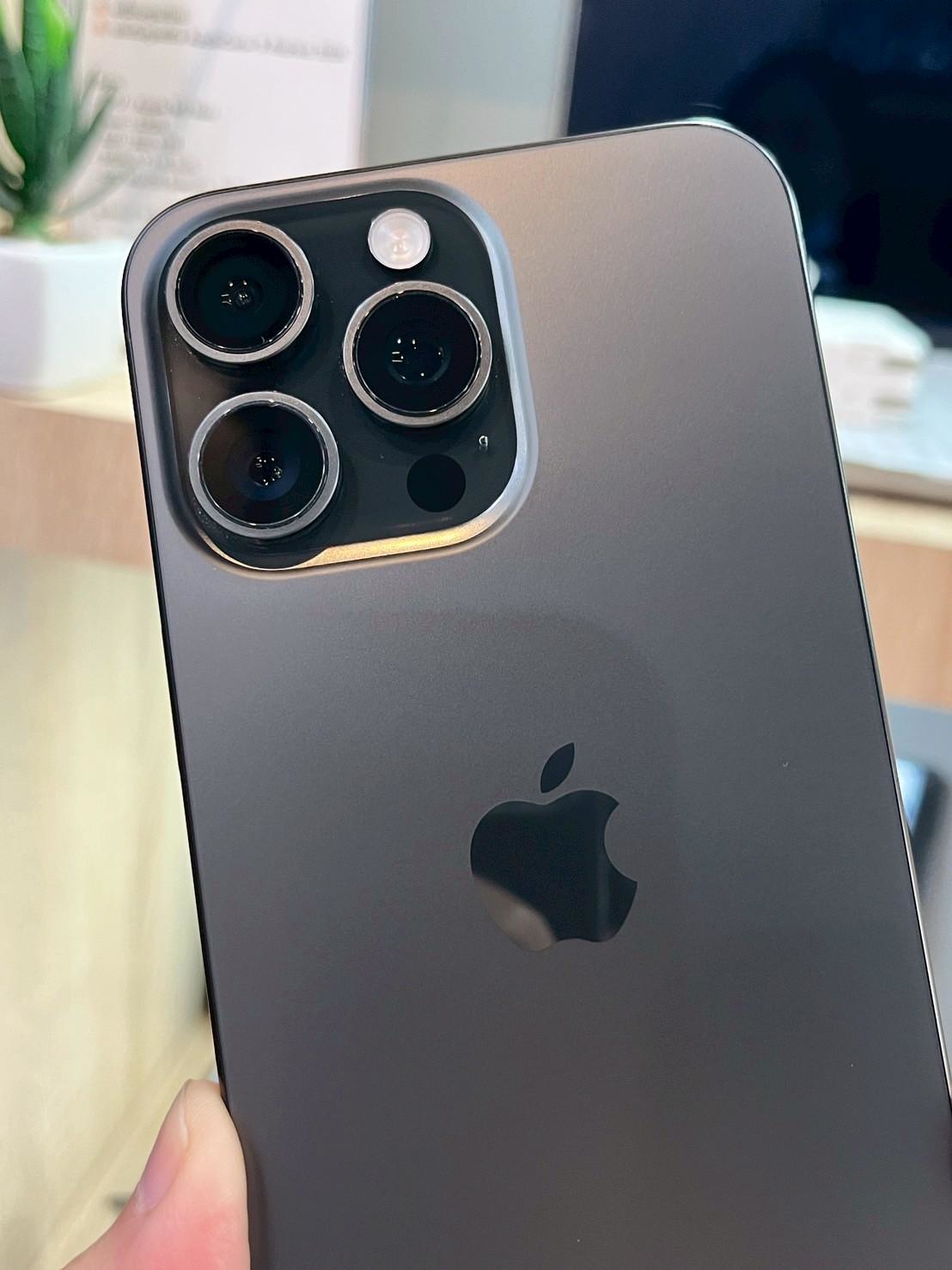 iPhone 15 Pro Max 256GB Black Titanium