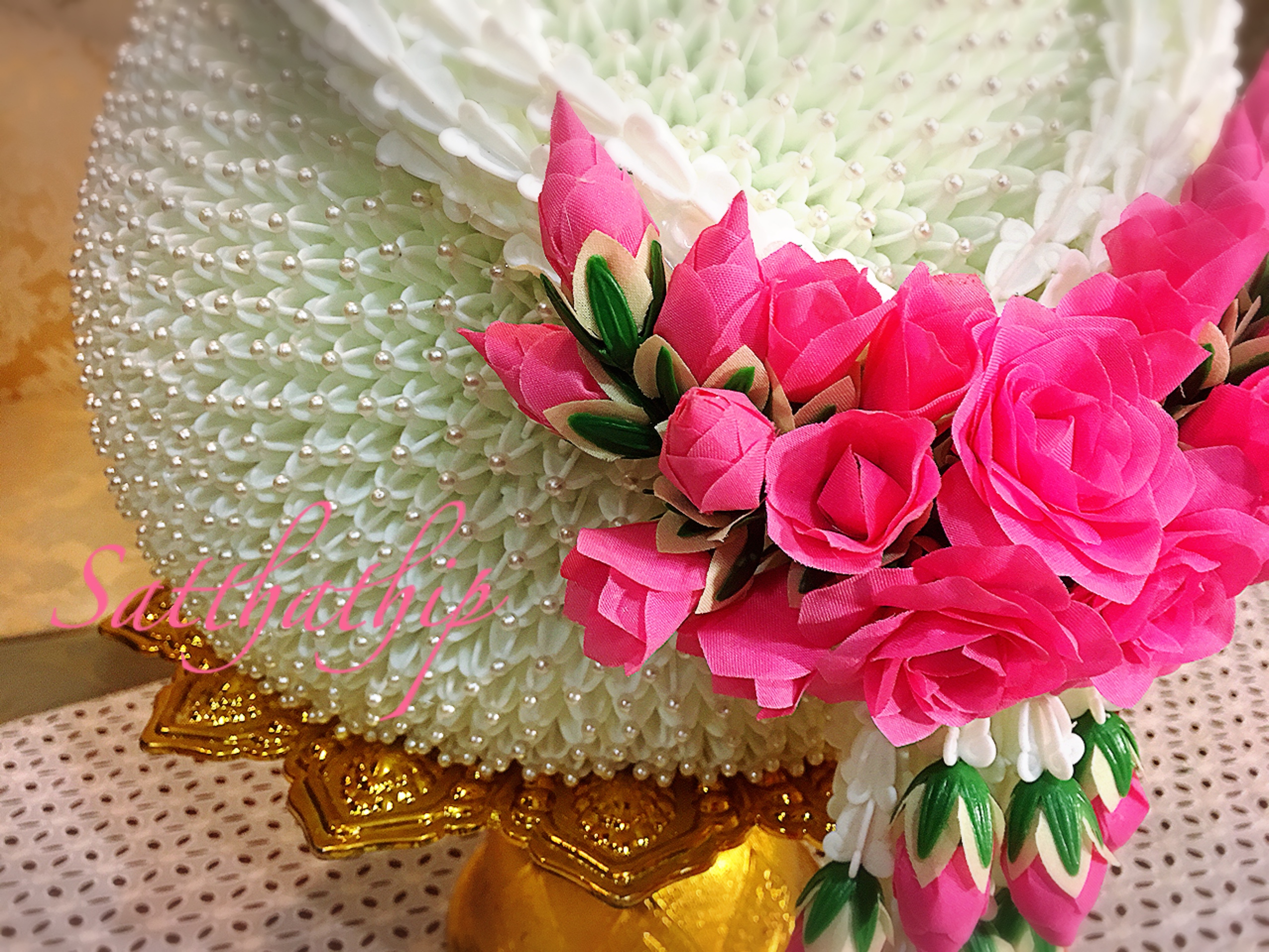 พานพุ่ม - พานพุ่มสักการะ - พานพุ่มดอกรัก - พานพุ่มดอกรักประดิษฐ์ (พลาสติก) - พานพุ่มสีขาว - Panpum