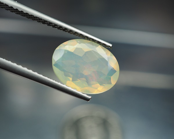 โอปอลหลากสี (Multi Opal) 1.85 กะรัต