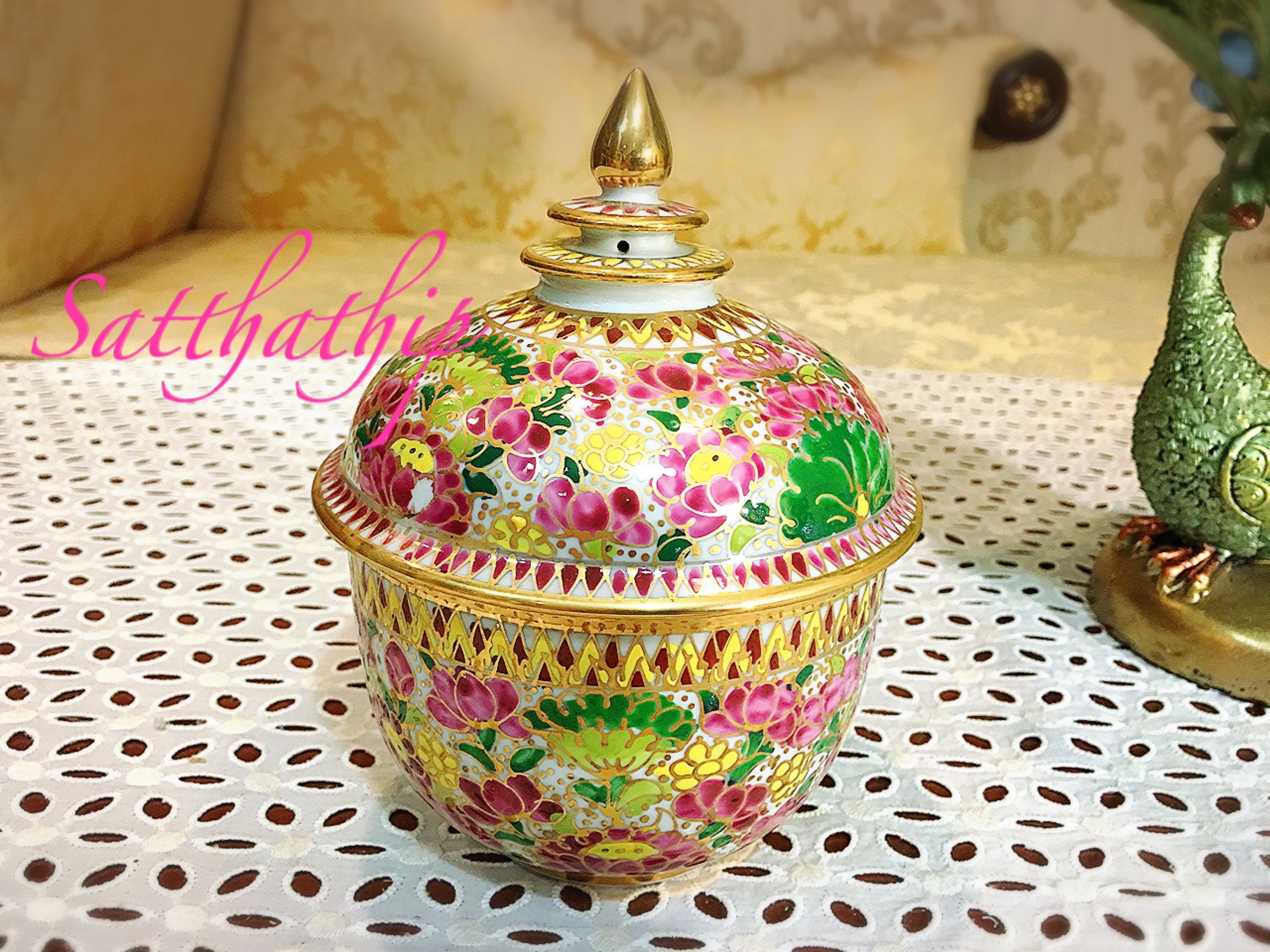 [สินค้าหมด-sold out***] โกศอัฐิ เบญจรงค์ - โถ เบญจรงค์ - โถบรรจุอัฐิ