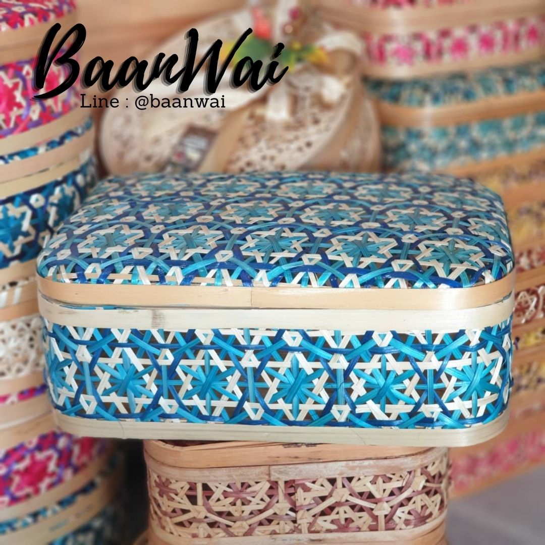 กล่องลายพิกุล ทรงเหลี่ยม New (สีฟ้า)