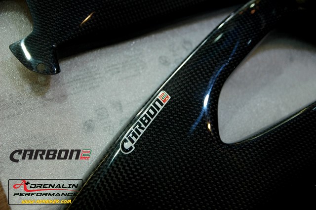 Carbon2Race ครอบสวิงอาร์มคาร์บอน สำหรับ GSXR 1000 2017+