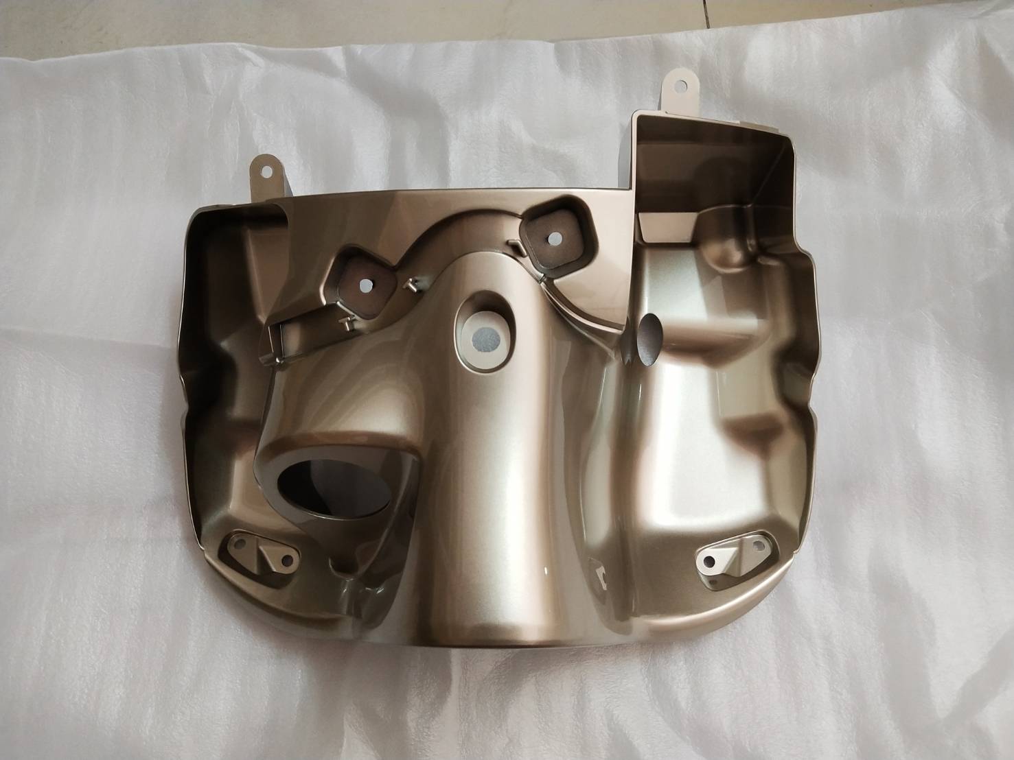 บังลมตัวในด้านบนสีทองฟีโน่หัวฉีด FINO FI 115CC. FINO115I อะไหล่แท้ YAMAHA 1YC-F836K-00-P0