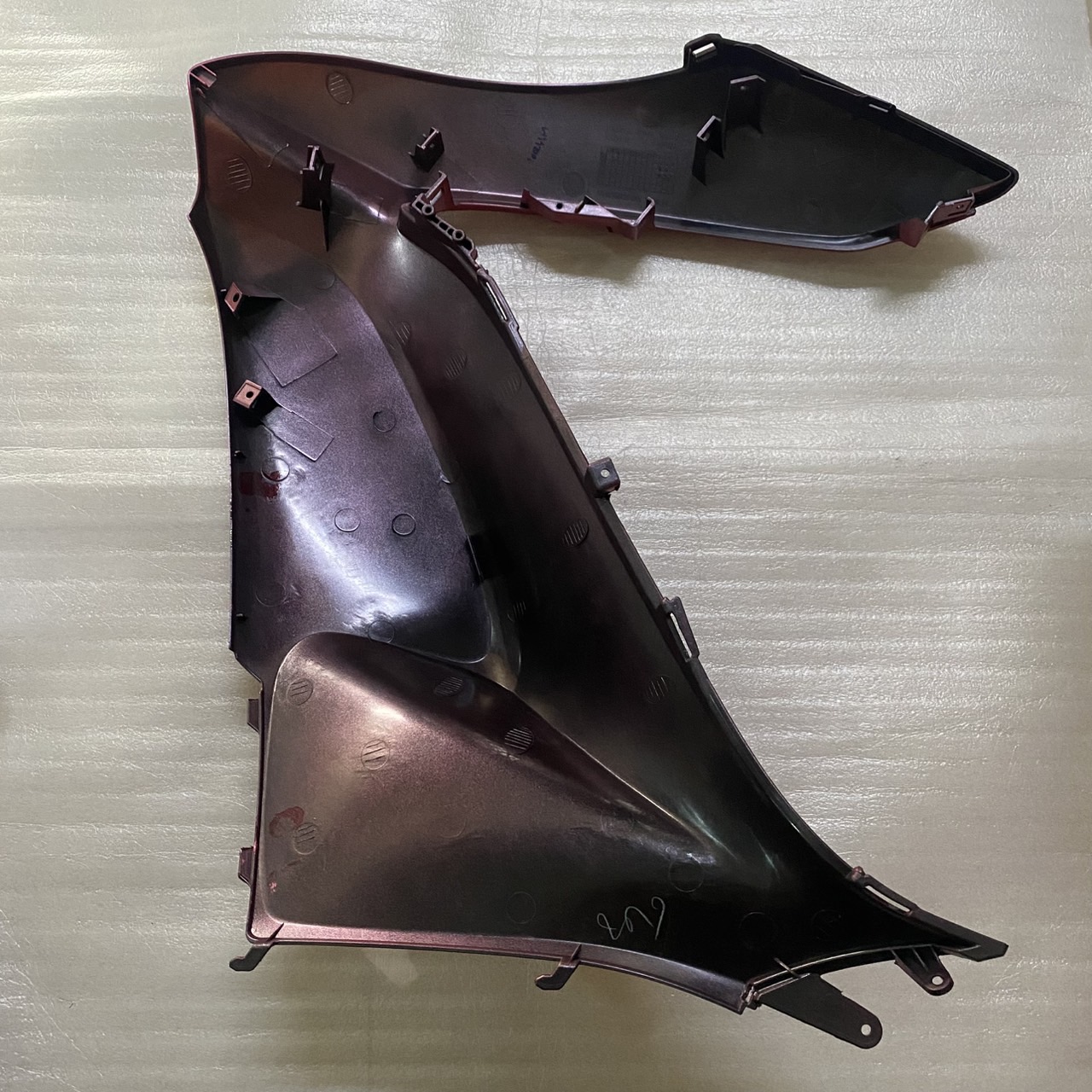 (NO BAG) 64501-KWN-900ZC ฝาครอบไฟหน้าด้านขวารถสีแดง PCX125 2009 อะไหล่แท้ HONDA