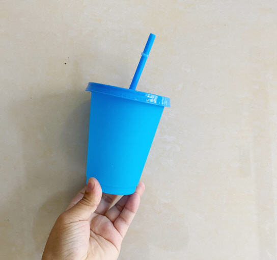 แก้วพลาสติก,แก้วพลาสติกพร้อมหลอด,แก้วเปลี่ยนสี,475ml