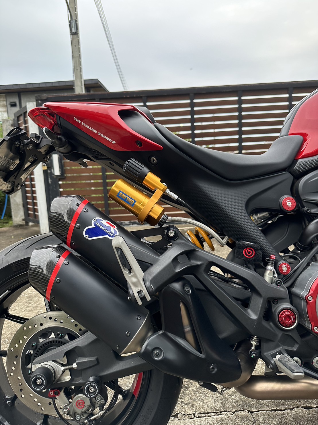 โช้คหลัง Ohlins TTX สำหรับ Monster 937