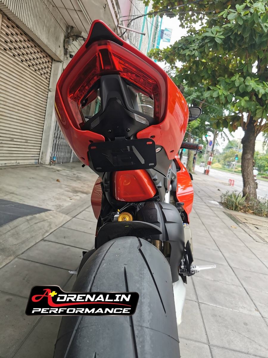 ท้ายสั้น futurismoto สำหรับstreet fighter V4 V2 ไฟเลี้ยวในตัว