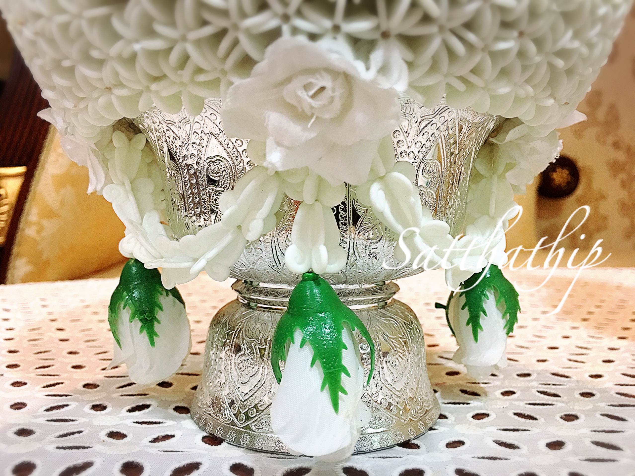 พานพุ่ม - พานพุ่มสักการะ - พานพุ่มดอกรัก - พานพุ่มดอกรักประดิษฐ์ (พลาสติก) - พานพุ่มสีขาว - Panpum