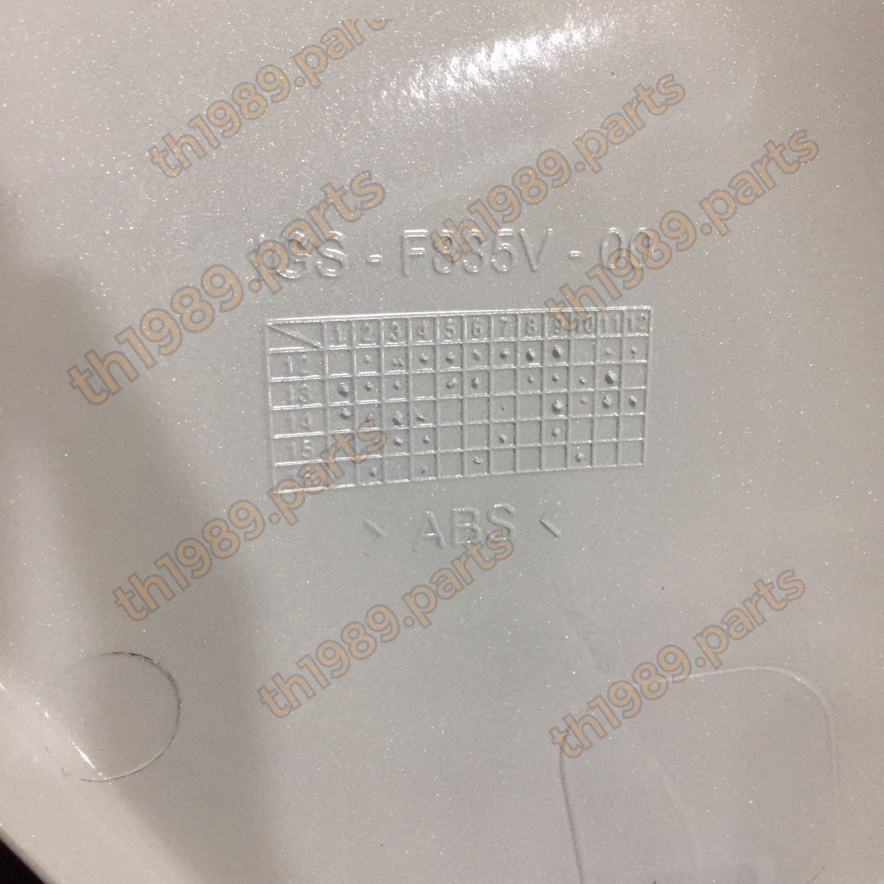 แฟริ่งขวาสีขาว TTX สำหรับรุ่น YAMAHA TTX อะไหล่แท้ YAMAHA 1GS-F835V-00-P1