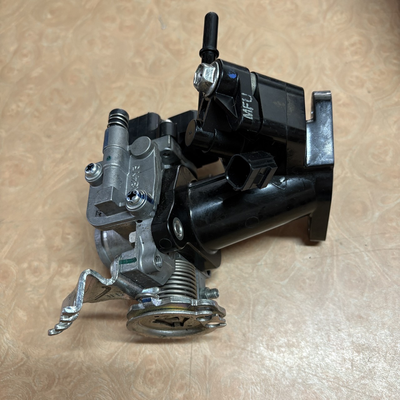 PD000867 แท้มือ2 ชุดตัวเรือนลิ้นเร่ง+ท่อร่วมไอดี+ชุดหัวฉีด FINN B7E-E3585-00,B7E-E3750-03,B7E-E3770-00