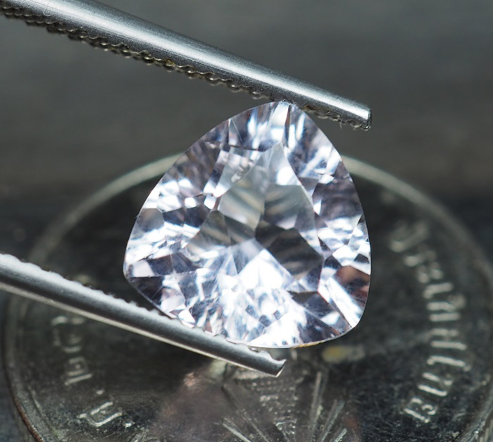 พลอยอะเมทิสต์สีชมพูอมม่วงหวาน 2.15 กะรัต AAA