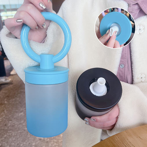 แก้วน้ำพลาสติก