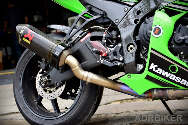 ท่อ Akrapovic carbon + link pipe ไทเท สำหรับ zx10 ปี 2016+ (For Exhibition only)