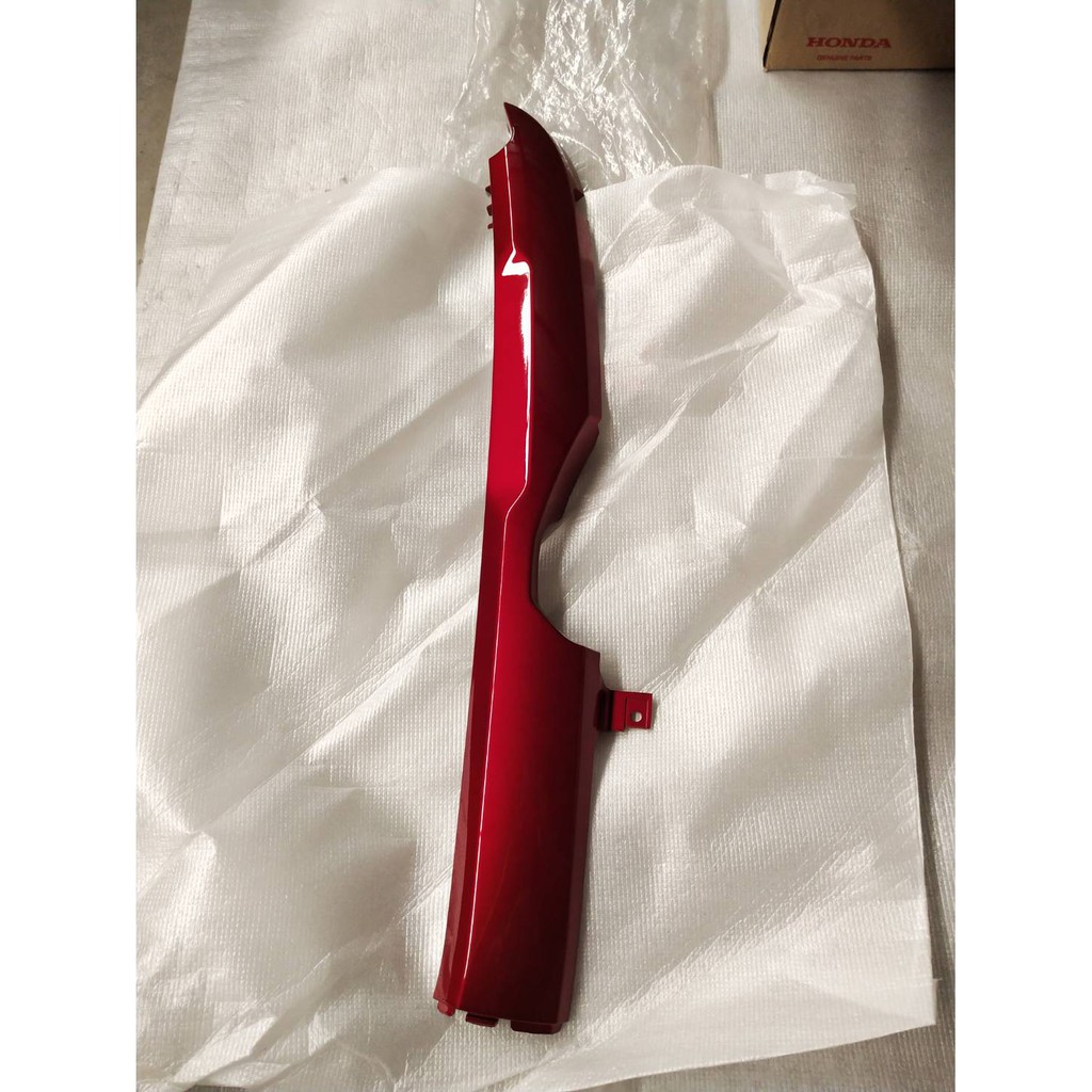 64431-K16-900ZB ฝาครอบข้างตัวล่างด้านซ้าย SCOOPY-I 2012 รถสีแดง-เทา อะไหล่แท้ HONDA