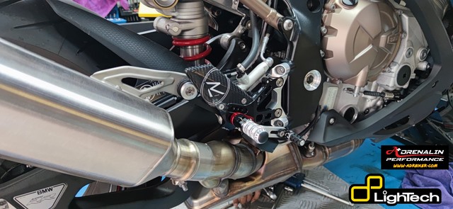 Lightech- เกียร์โยง (Rearsets) สำหรับ S1000RR 2020+ รุ่น R