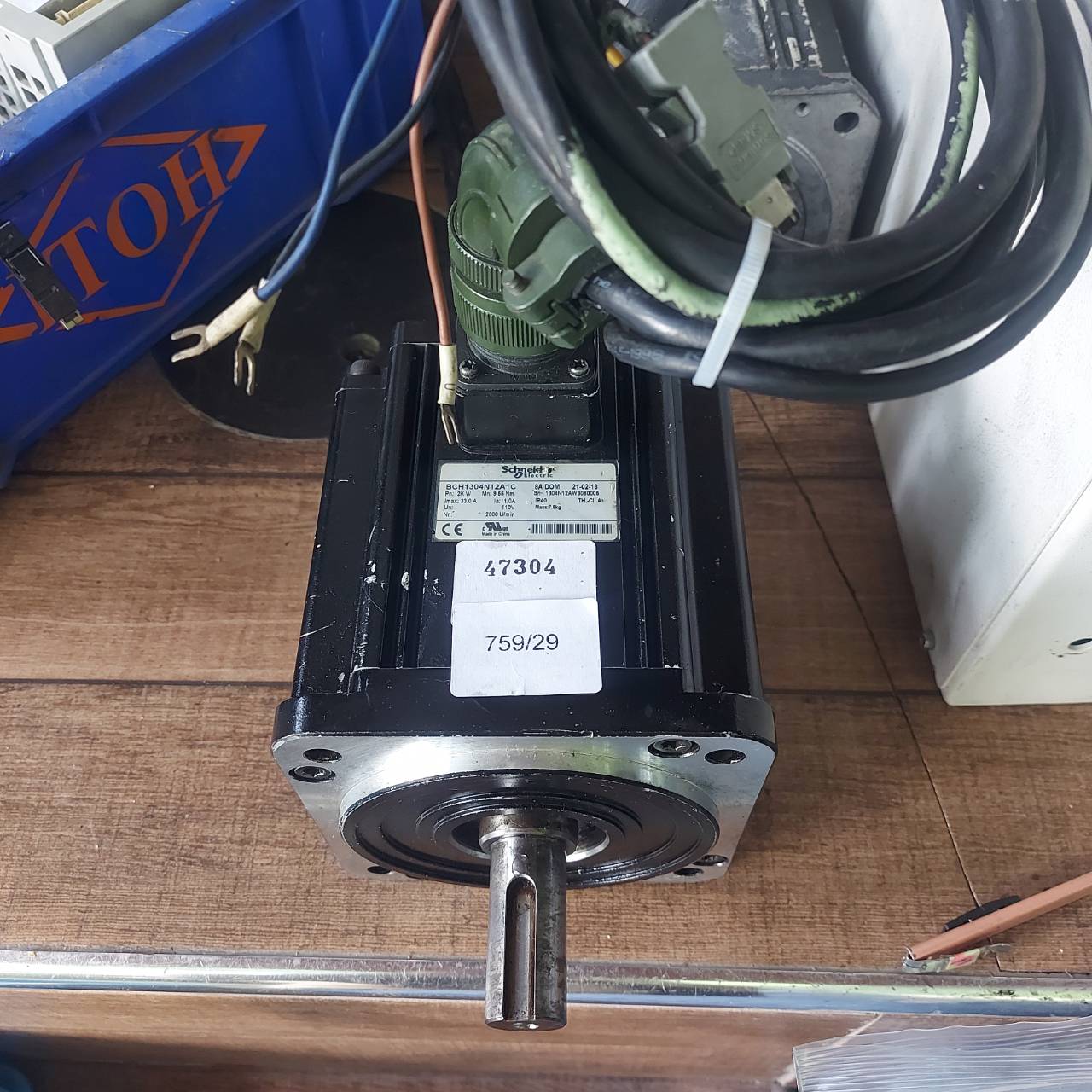 BCH1304N12A1C Schneider SERVO MOTOR