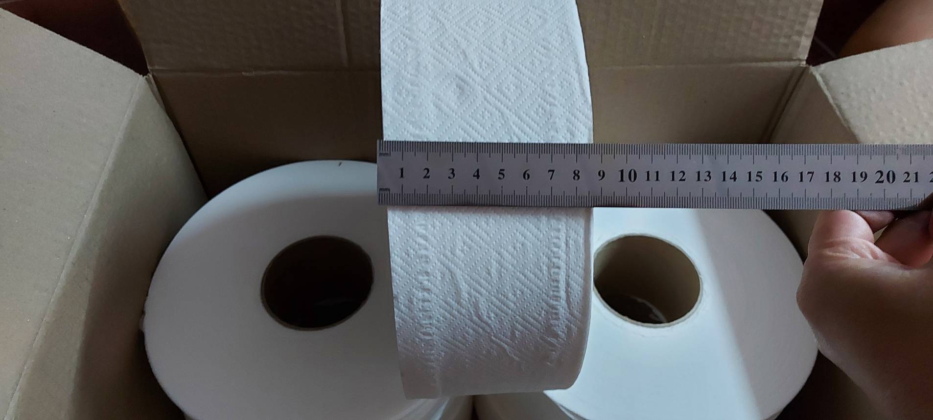 กระดาษทิชชู กระดาษชำระ ม้วนใหญ่ GK แพ็ก 3 ม้วน