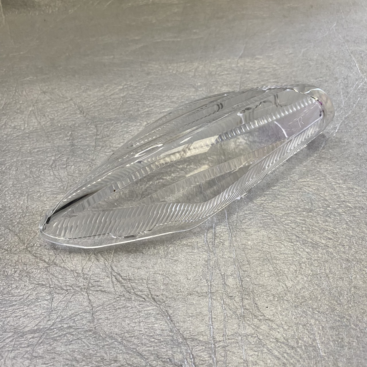 33302-KRS-691 เลนส์ไฟเลี้ยวหน้าขวา WAVE100 อะไหล่แท้ HONDA